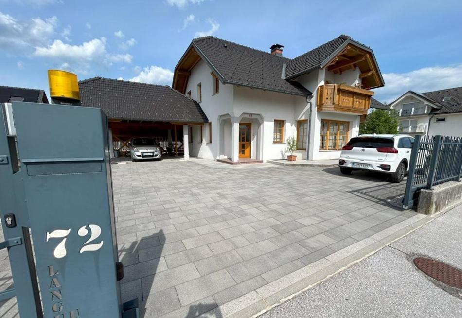 Rumah SOS Apartments dengan parkir pribadi di Radovljica